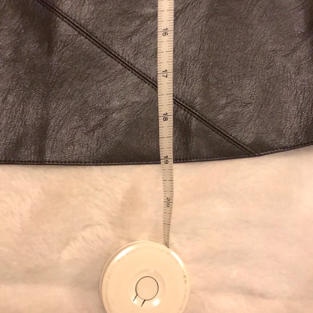 ANTHROPOLOGIE Hallie Faux Leather Mini Skirt - Picture 5 of 9